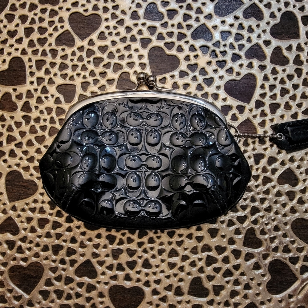 Beautiful rare coach small kisslock coin purse